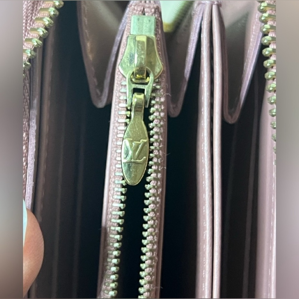 Louis Vuitton Limited Edition Monogram Vernis Ikat Flora Zippy Wallet Authentic - Picture 5 of 15
